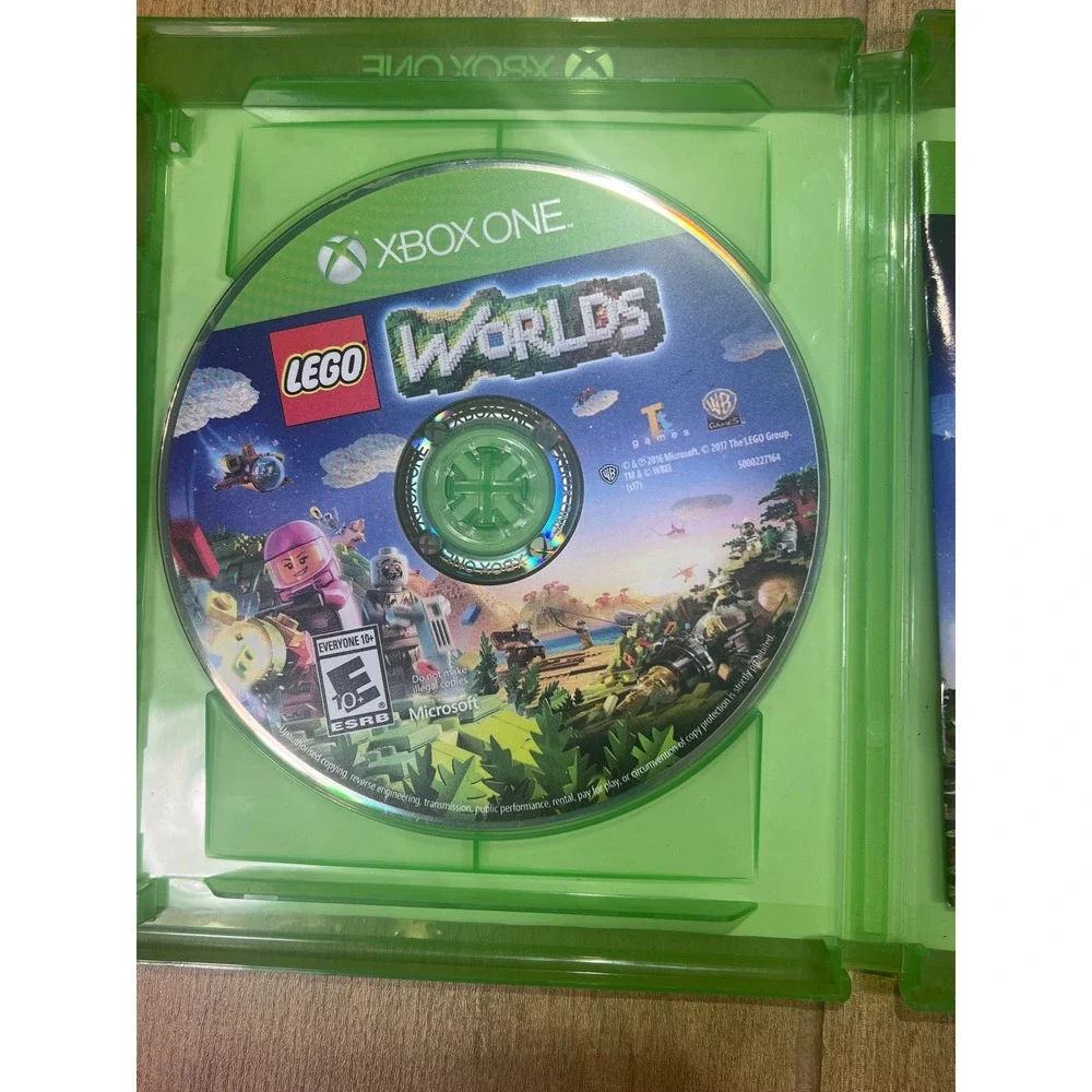 LEGO Worlds Xbox One Video Game Physical Disc with Case and Manual E10+‎